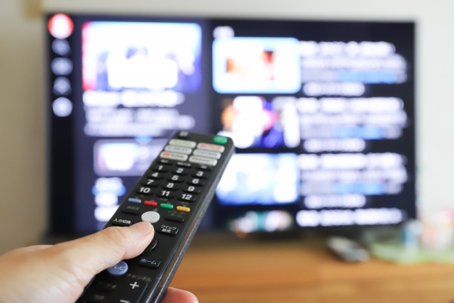 古いテレビでもYouTubeは見れる！Fire TV Stick・Chromecast・変換アダプタ3つの方法を比較 